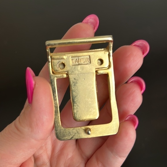 Taner vintage belt buckle Gold tone metal, enamel red with gold tone crocodile - Picture 4 of 12